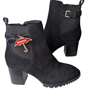 Blondo Women's Tamera Waterproof Fashion Boot....Size 8.5